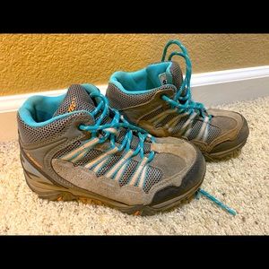 HI-TEC girls hiking shoes